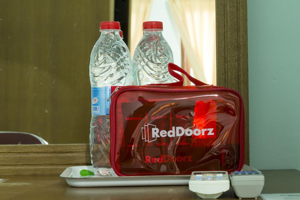 Reddoorz Near Cilandak Town Square Hotel Jakarta Exterior photo