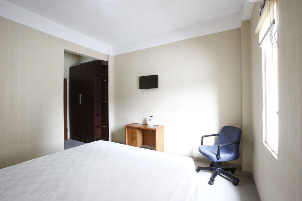 Reddoorz Near Cilandak Town Square Hotel Jakarta Exterior photo