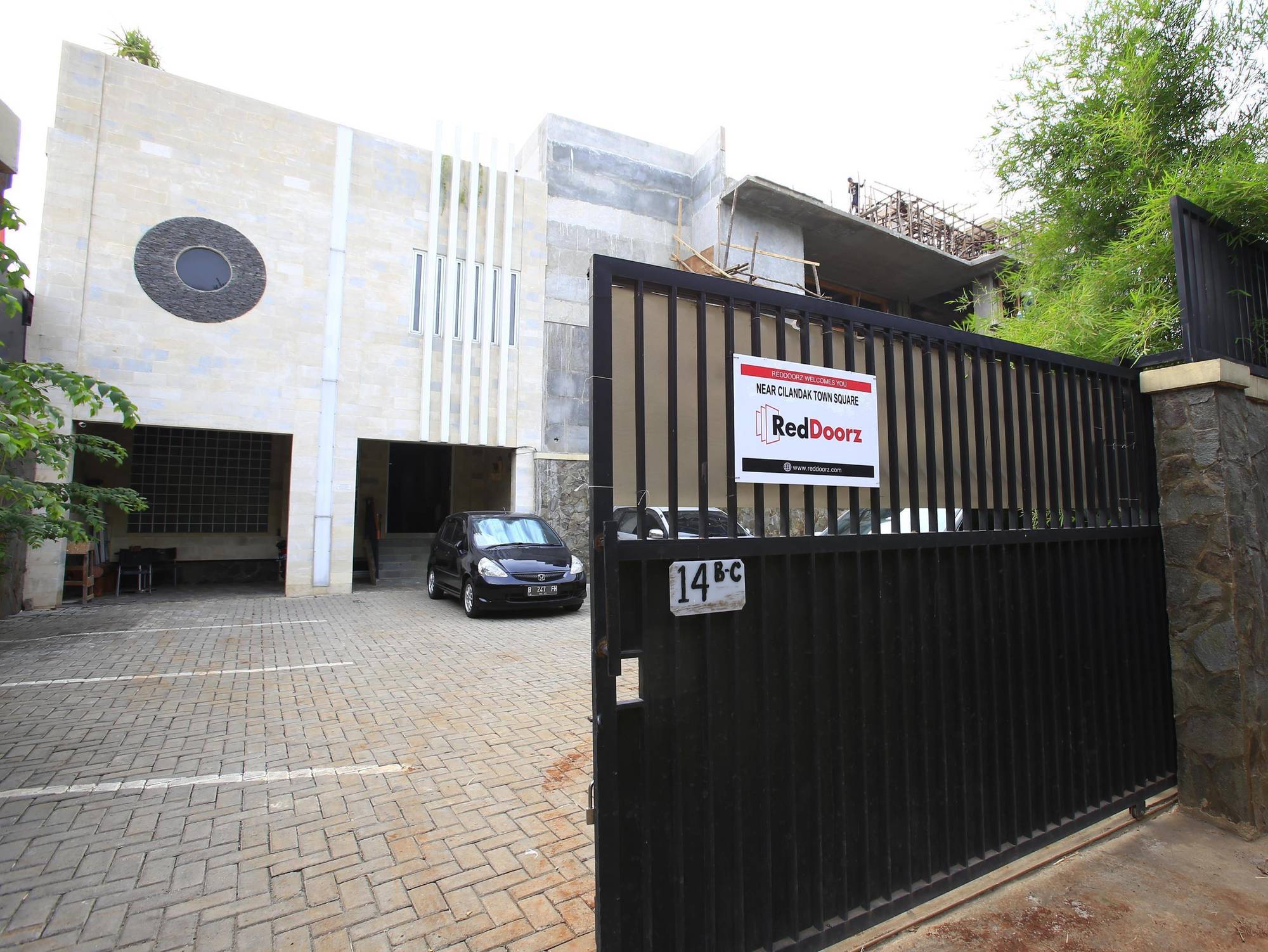 Reddoorz Near Cilandak Town Square Hotel Jakarta Exterior photo